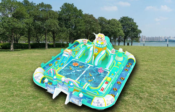 छोटे तैरते खिलौनों के साथ विशाल बहु रंग परिवार inflatable पानी पार्क