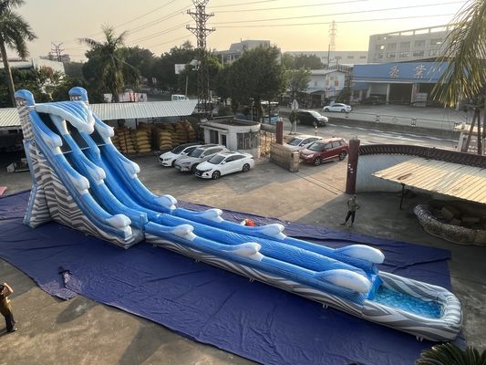 बड़ी लहरें लंबे पूल के साथ inflatable पानी स्लाइड नीला रंग