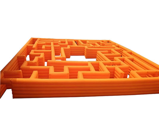ऑरेंज 100SQM आउटडोर पार्क खेल का मैदान किराए पर लेने के लिए inflatable भूलभुलैया