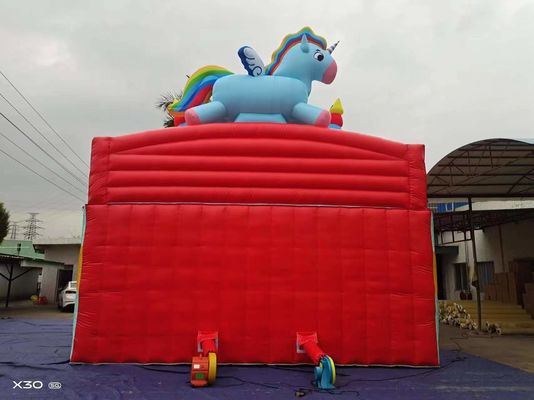 इंद्रधनुष घोड़ा दो समानांतर नहरें कैंडी के आकार के स्तंभों के साथ inflatable स्लाइड