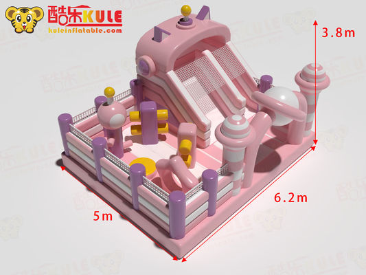 छोटा inflatable Commercial Bouncy Castle इनडोर खेल का मैदान गुलाबी और सफेद