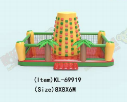 इन्फ्लेटेबल रॉक क्लाइम्बिंग: एक मजेदार आउटडोर एडवेंचर प्लेग्राउंड उष्णकटिबंधीय ताड़ के पेड़